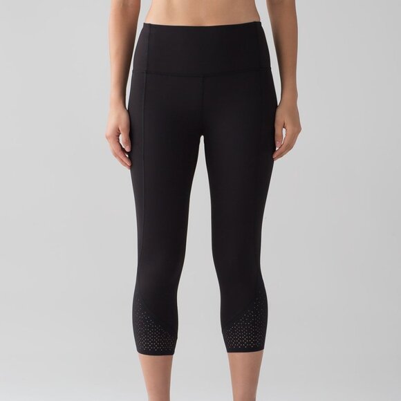 Lululemon Anew Crop 21" luxtreme, size 6 in black - Picture 2 of 14